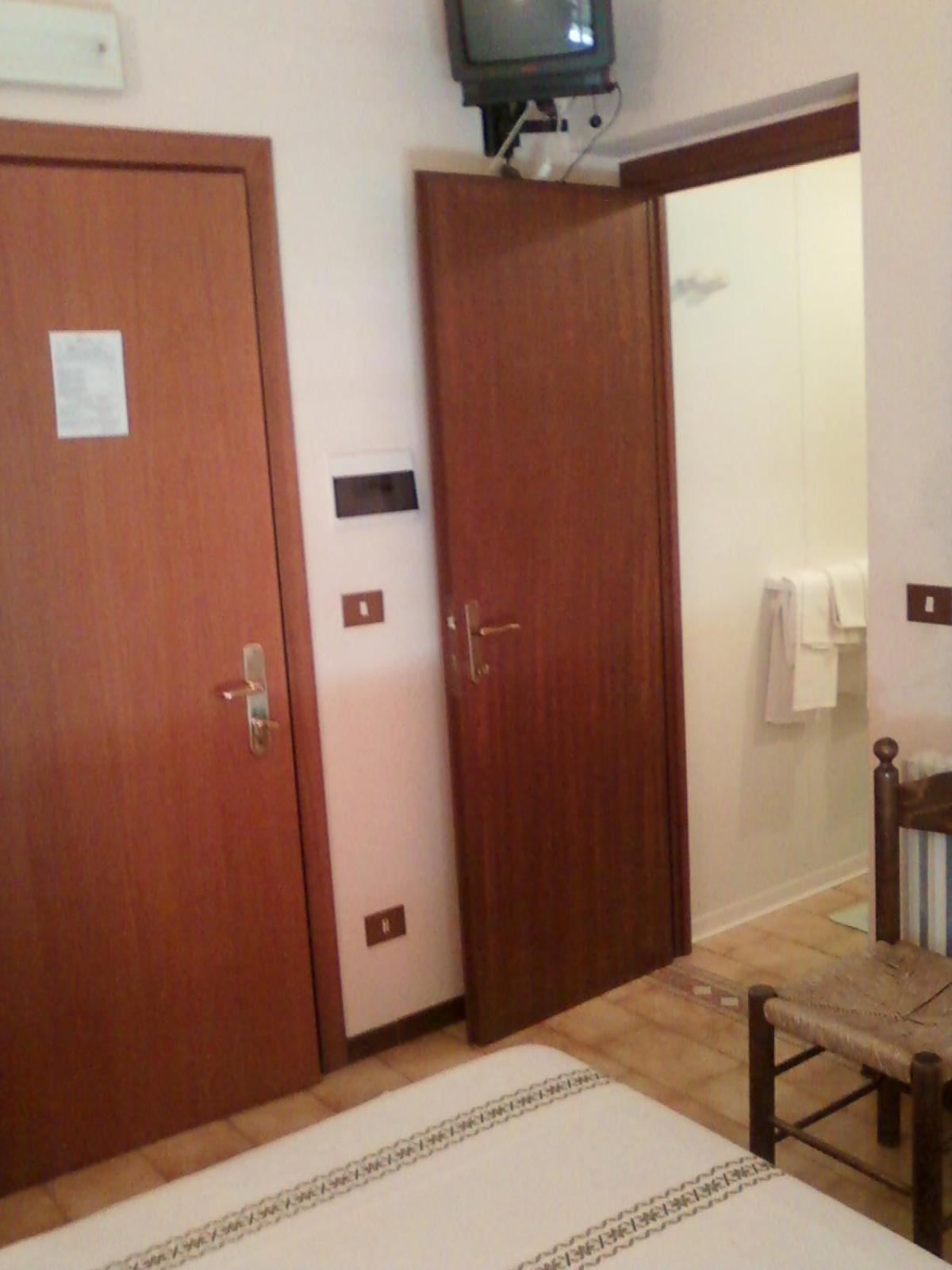 Albergo-Ristorante"Parco Alle Noci"Tra La Cascata Delle Marmore,Labro E Valle Santa Di S Francesco Rivodutri Extérieur photo