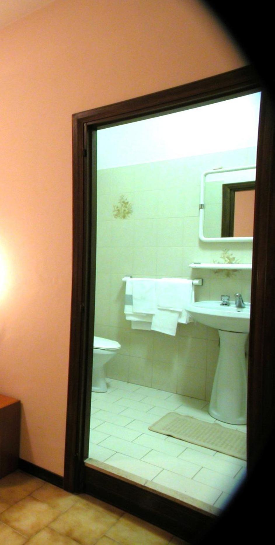 Albergo-Ristorante"Parco Alle Noci"Tra La Cascata Delle Marmore,Labro E Valle Santa Di S Francesco Rivodutri Extérieur photo